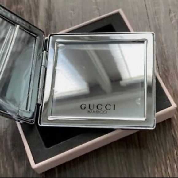 🌹NIB Gucci Magnifying Double Side Silver Mirror Compact - Picture 8 of 8